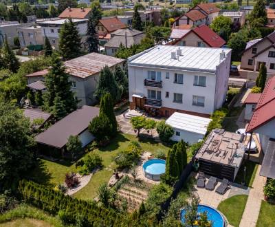 Vyšné Opátske - VÝNIMOČNÝ rod.dom 3 podlažný,10 izieb, pozemok 802 m2