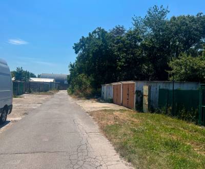 Predaj: garáž Odborárska, Nové Mesto