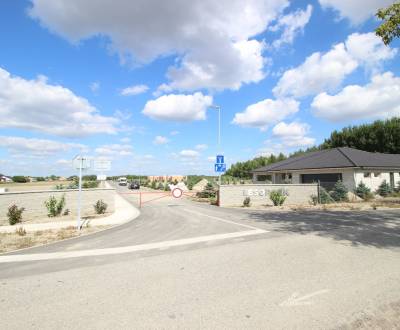 Luxusná veľkometrážna parcela za skvelú cenu Kvetoslavov,2480m2