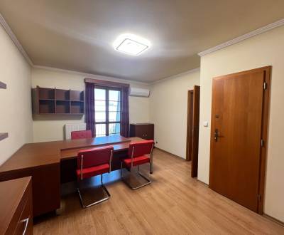 Prenájom reprezentačných kancelárií 46 m2 v centre Piešťan 