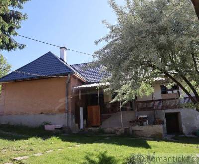 NOVÁ CENA ! Pôvodný gazdovský dom s vínnym domčekom a väčším pozemkom 
