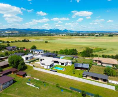 Luxusný nedostavaný RD 425m2 | Trenčianska Teplá