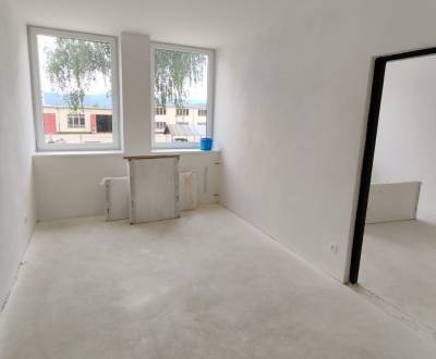 Byt 3+kk, 58,74m2, vyvýšené prízemie, parkovacie miesto, Chocholná