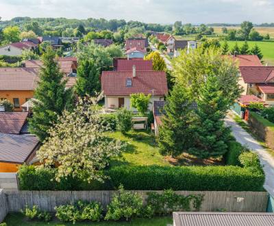 VOJKA - pozemok na výstavbu domu pri Šulianskom jazere, SÚKROMNÁ PLÁŽ