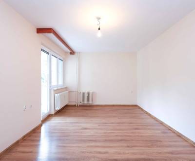 BÝVANIE NA HRADOM KOPCI - 3i byt, 90 m2 s balkónom, SVETLÁ ulica