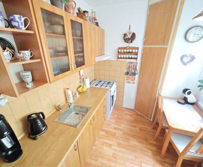 REZERVOVANÉ: 2 izb byt 56m2 pôvodný stav s balkónom, Družby Fončorda 