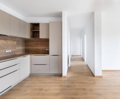 PRENAJOM | 3 Izbový byt + Loggia + Parking. PROMENADA LIVING PARK
