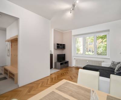 Vkusne zrekonštruovaný 3-izbový byt - Karadžičova ulica, Bratislava