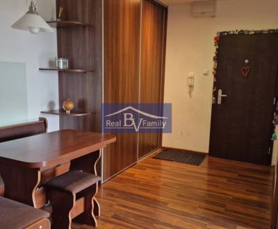 PREDAJ, BLAGOEVOVA, PETRŽALKA - 3 IZBOVÝ BYT