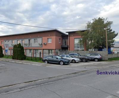 Dve kancelárie 17m2,18m2 v menšej admin.budove v širšom centre.