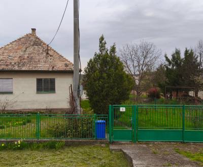 Rodinný dom s veľkým pozemkom (1572m2), Záhorce, okr. V. Krtíš.