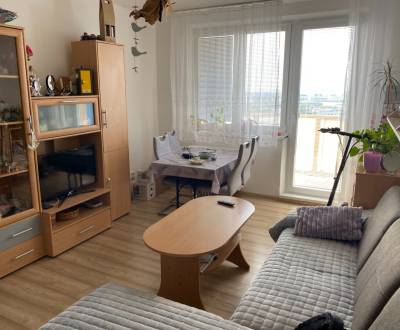 Na predaj 3 izbový byt po rekonštrukcii s dvomi loggiami