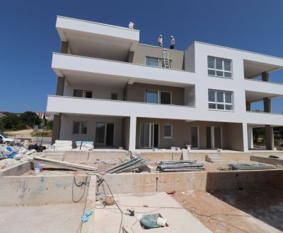 Vodice - novostavba s vlastnou záhradou a skladom