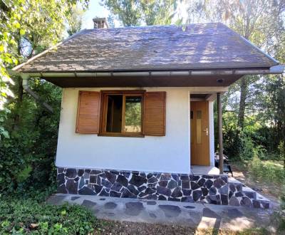 PREDAJ:Záhrada s chatkou Uľany nad Žitavou 401m2;Cena v RK