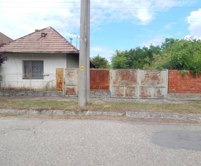 Na predaj 2 izbový sedliacky  dom v Malých Kosihách -16 km Štúrovo.