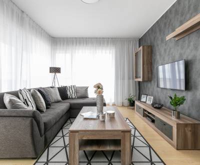 Predaj 3 izbový byt, 92 m2, Smaragdová ul, 2 x parking