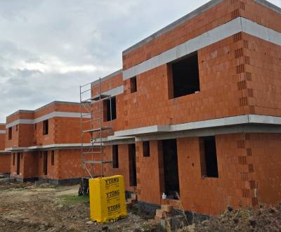  SO-05-A  Priestranný 4-izbový RD so záhradou a 3 parkovacími miestami