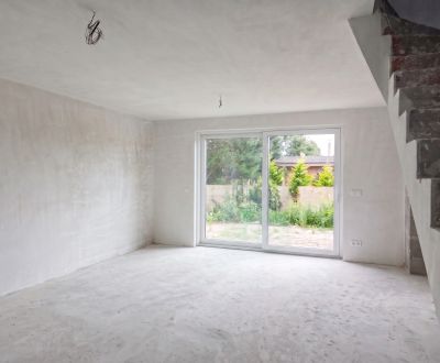  SO-05-A  Priestranný 4-izbový RD so záhradou a 3 parkovacími miestami