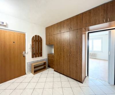 PREDANÉ!! 2-izb. byt s dvoma balkónmi Dubnica nad Váhom, Centrum I