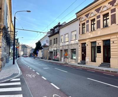 Na prenájom parkovacie, Bratislava, Staré Mesto, Beskydská ulica