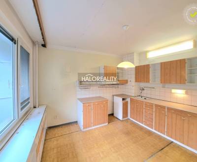 Predaj, trojizbový byt Zvolen, Zlatý Potok, veľký sl...