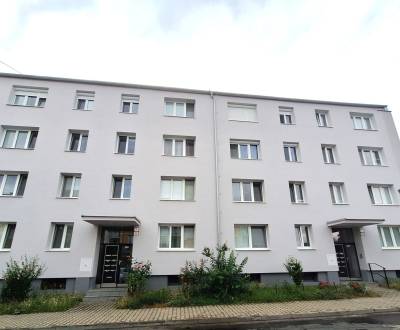 Priestranný  2i byt s loggiou v tehlovom dome v žiadanej lokalite