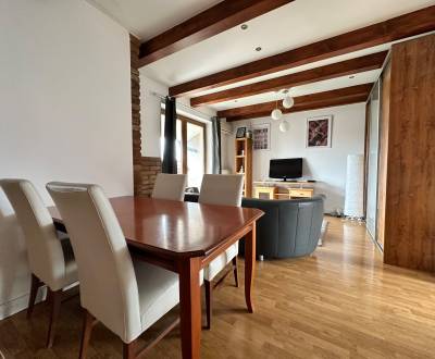 Dispozične výnimočný 3-izbový byt v centre mesta !