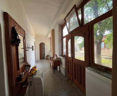 NA PREDAJ Rodinný dom s rozľahlým pozemkom /cca 3000 m²/ v Kolárove