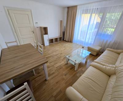 Predaj RD, vínna pivnica, pozemok z dvoch strán, pri Poluse,Nové Mesto