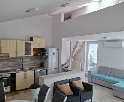 Priestranný 4izbový byt  Nový Martin