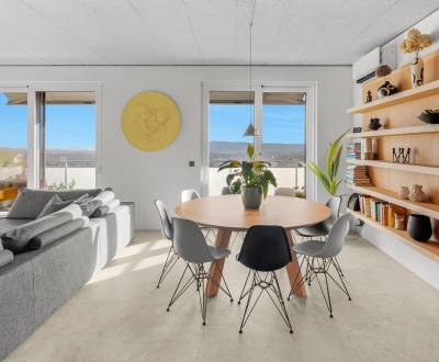 Jedinečný, dizajnový 5i byt 140m2, 2x parking, terasa, Drotárska cesta