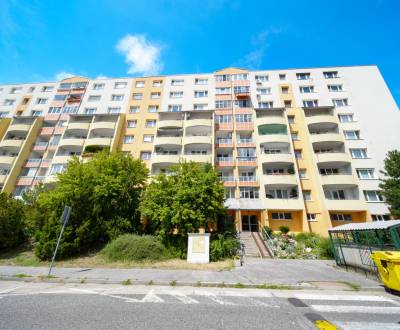 Na predaj 4 izb. byt, 89 m² + log, VETERNICOVÁ + Garážové miesto 