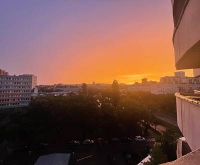 Veľkometrážny slnečný 3-izbový byt s balkónom a garážou