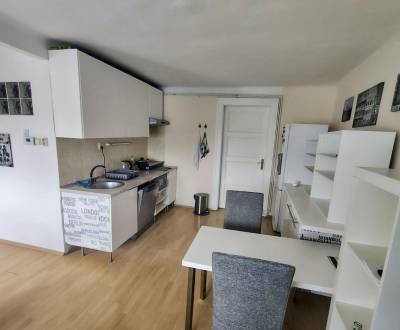 Prenájom pekný 2 izbový, Špitálska ulica, Bratislava I. Staré Mesto