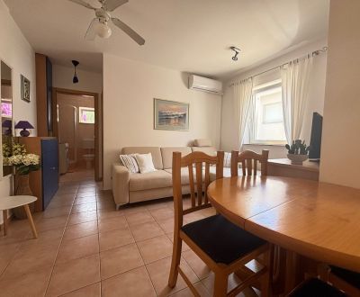 ☀NOVALJA (HR) - 2-izbový apartmán v 2.rade u mora
