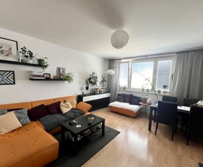 – PRENAJOM – 3 IZBOVÝ BYT – BELINSKEHO – PETRŽALKA 