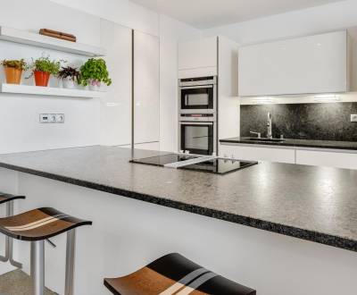 Exkluzívny 3 izbový byt, ul.Timravina, 147 m2, výhľad, parkovanie,BAI
