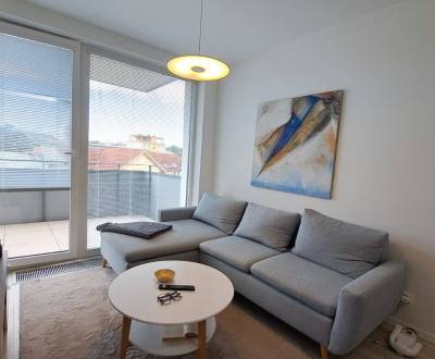  Krásny 2-izbový byt v novostavbe v centre Popradu na prenájom