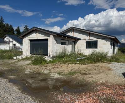 Rodinný dom Valča, novostavba v štádiu holodomu