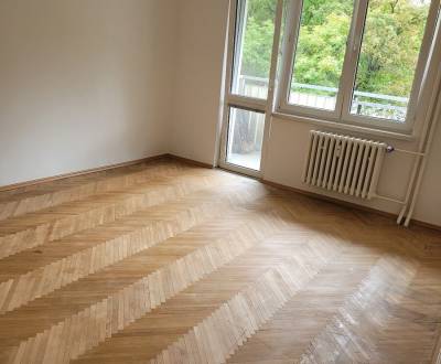 3-izb. byt, Mesačná ul., Ružinov, lodžia, 2.p./8