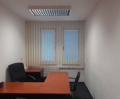 Kancelária 20 m2 (parkovanie v cene) na Studenej ul. pri Zlatých piesk