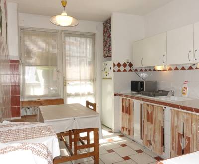 ***REZERVÁCIA***PREDAJ- 3-iz. byt, Andrusovova - Petržalka, 70 m2, 5/8