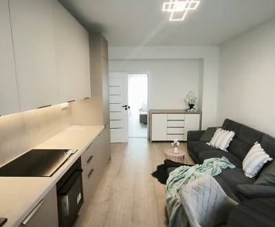 Novozrekonštruovaný 3-izb. byt, Ovručská ul., Nové Mesto, balkón,3p./7