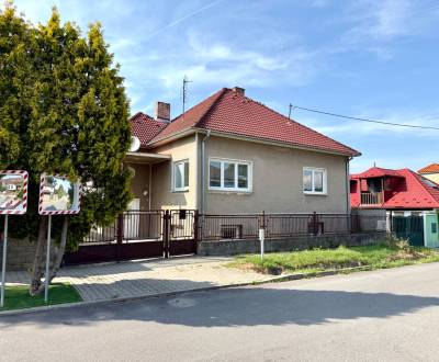 Na predaj rodinný dom, pozemok 1421 m2, Šelpice, okr. Trnava