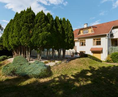 NA PREDAJ -MESTSKÁ 2- GENERAČNÁ VILA -TOPASOVÁ UL.