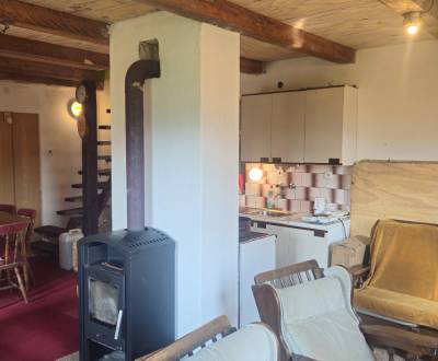 Rekreačná 2 podlažná chata v obci Čavoj-Krpelance