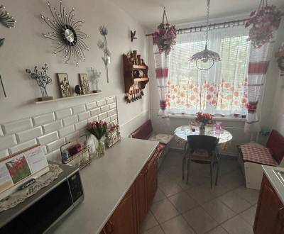 4 izbový byt, Rača, Dopravná, loggia, možnosť kúpy garáže k bytu