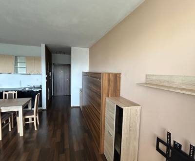 Rezervované: 1 izbový byt so zariadením a balkónom, parkingom, Stupava