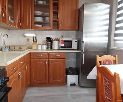PREDAJ- 3-iz. byt, Homolova - Dúbravka, 67 m2, 11./12. posch., lodžia