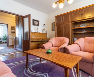 NA PREDAJ PLNOHODNOTNÝ 3 IZBOVÝ BYT NA KVP, ČORDÁKOVA, 70 m² + loggia